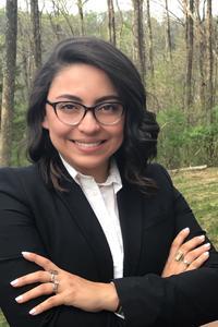 Adriana Zambrano Headshot